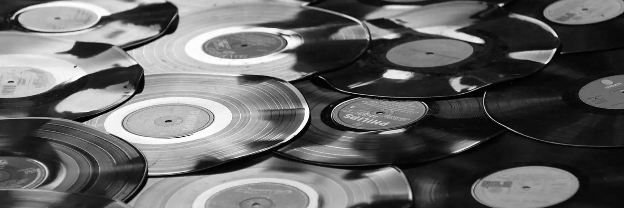 Почему некоторый новый винил трещит и звучит хуже старого?