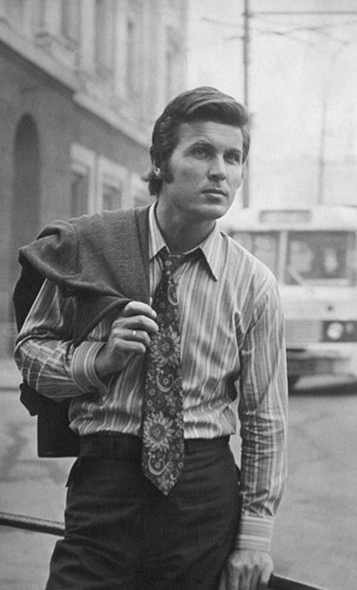 Лев Лещенко