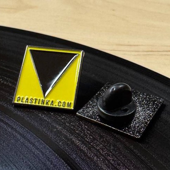 *Значок Plastinka Треугольник
