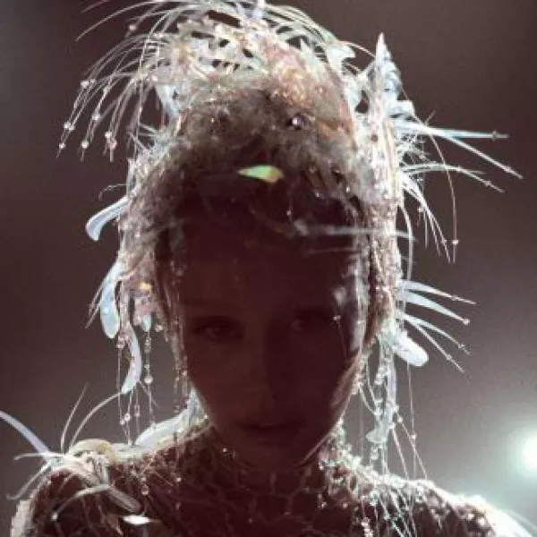 Miley Cyrus - Something Beautiful