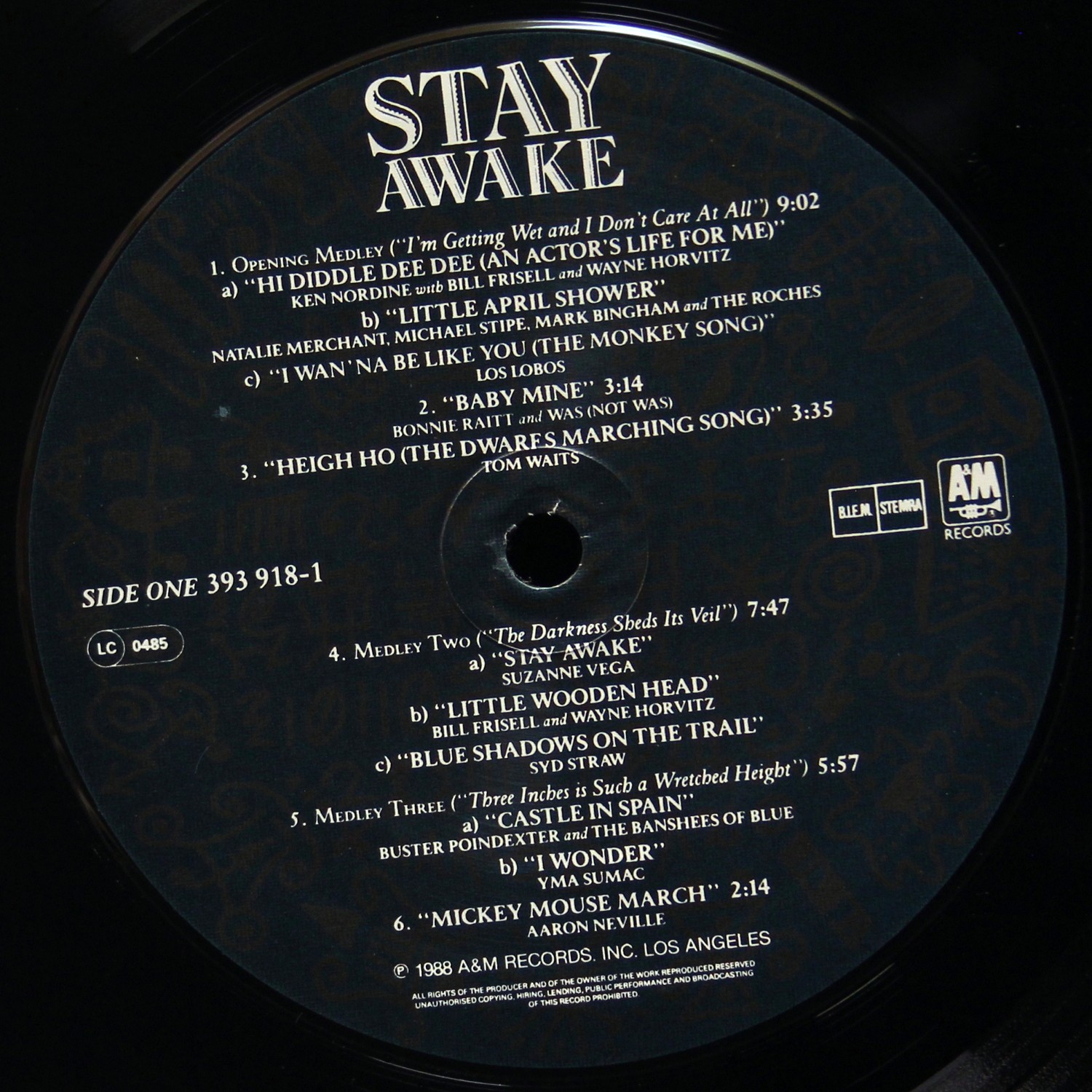 LP V/A — Stay Awake фото 3