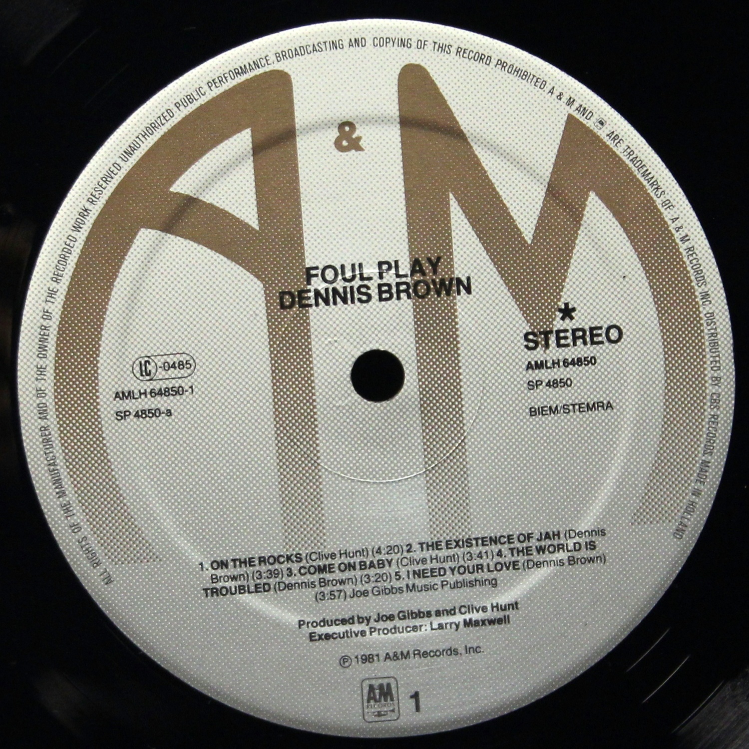 LP Dennis Brown — Foul Play фото 3