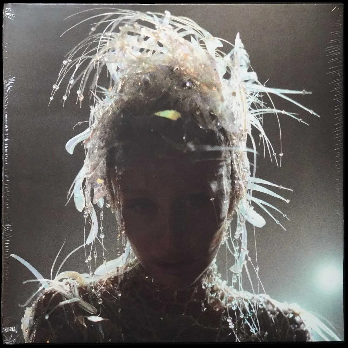 LP Miley Cyrus — Something Beautiful фото