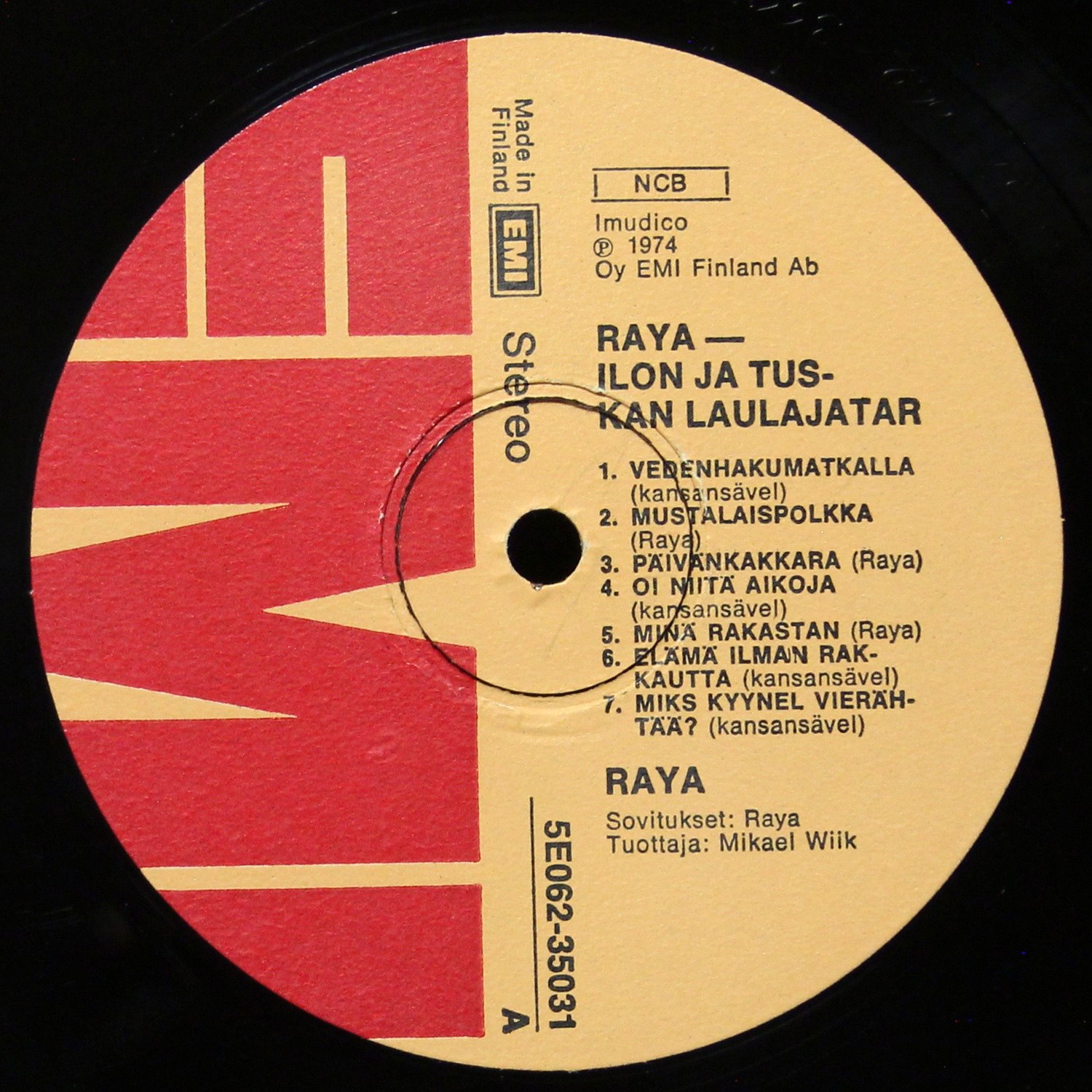 LP Raya — Ilon Ja Tuskan Laulajatar фото 2