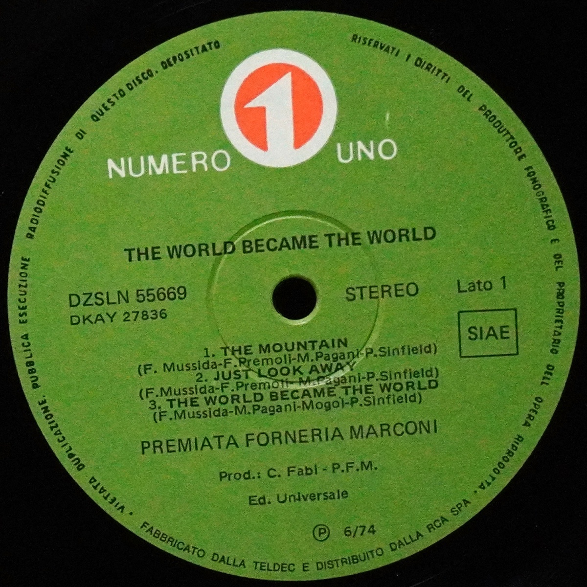 LP Premiata Forneria Marconi — World Became The World фото 3