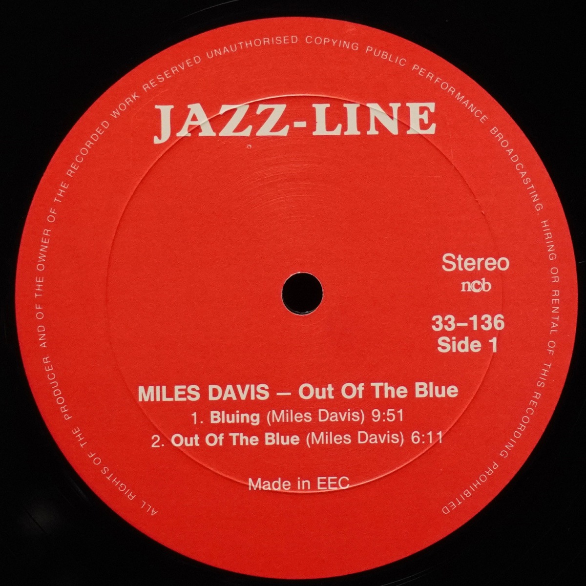 LP Miles Davis — Out Of The Blue (2LP) фото 3
