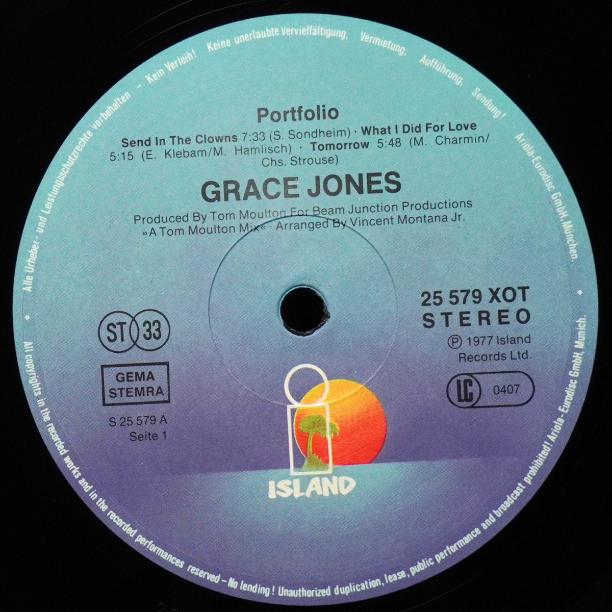 LP Grace Jones — Portfolio фото 2