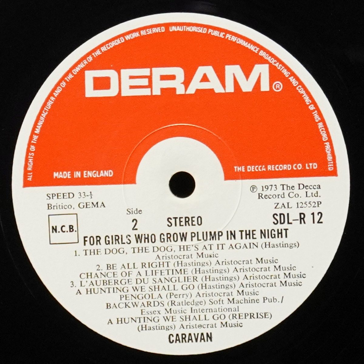 LP Caravan — For Girls Who Grow Plump In The Night фото 4