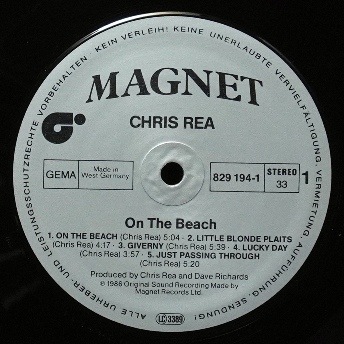 LP Chris Rea — On The Beach фото 2