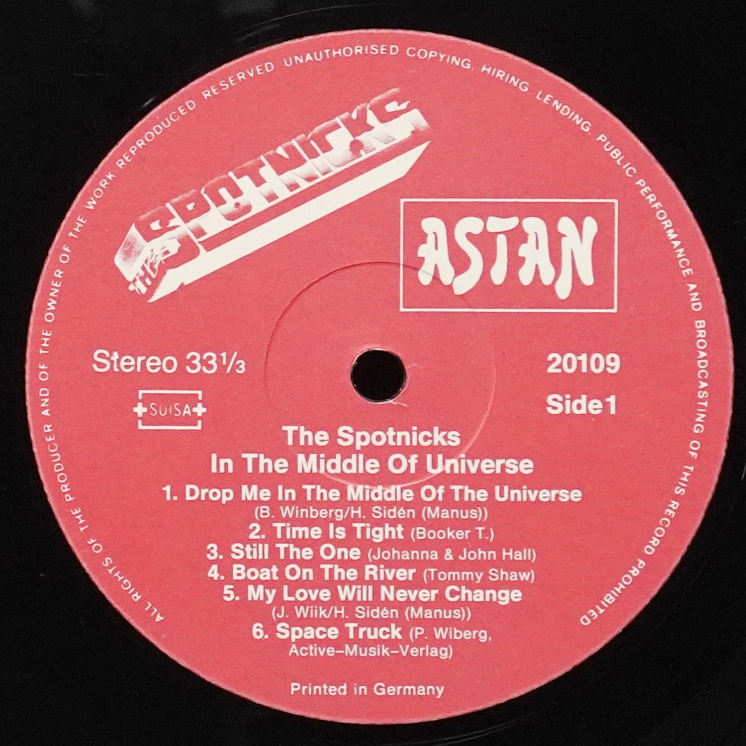 LP Spotnicks — In The Middle Of Universe фото 2