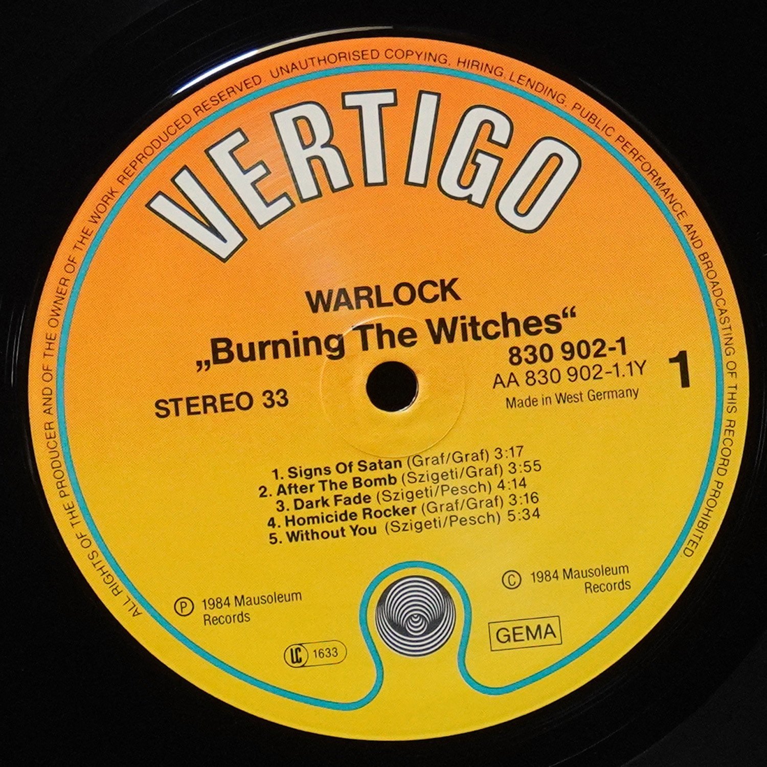LP Warlock — Burning The Witches фото 3